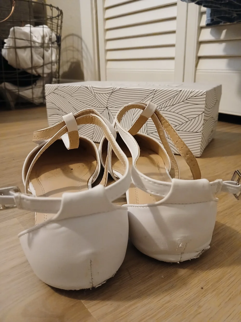 Chase + Chloe Women's White Pointed T-Strap Flats - Picture 3 of 5